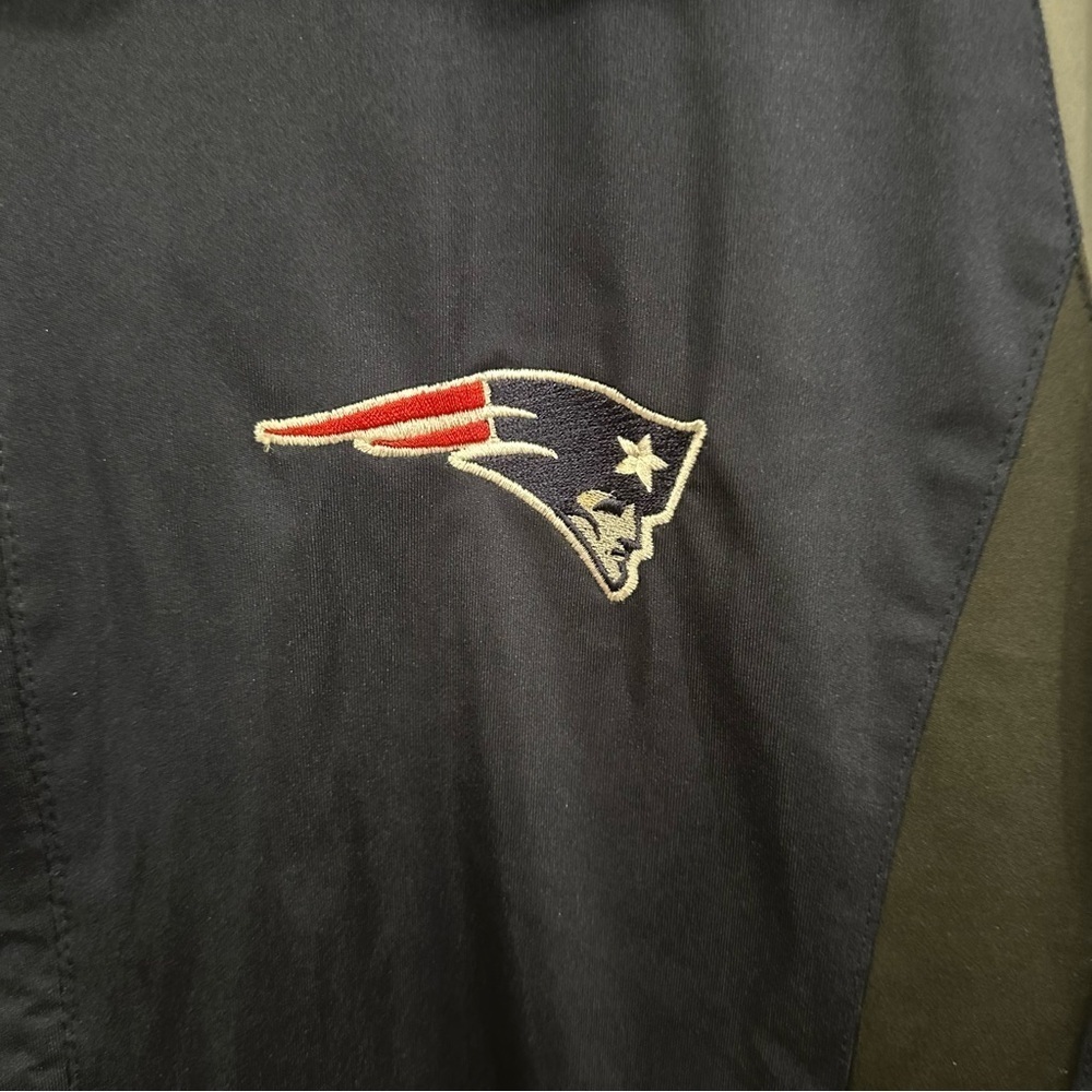Antigua NFL Patriots Lightweight Jacket - Picture 3 of 10